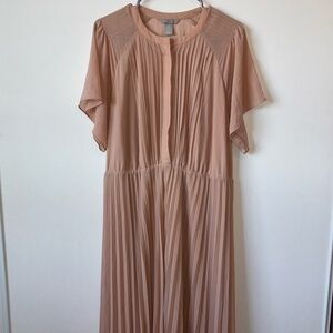 H&M's Pink Pleated Maxi Dress